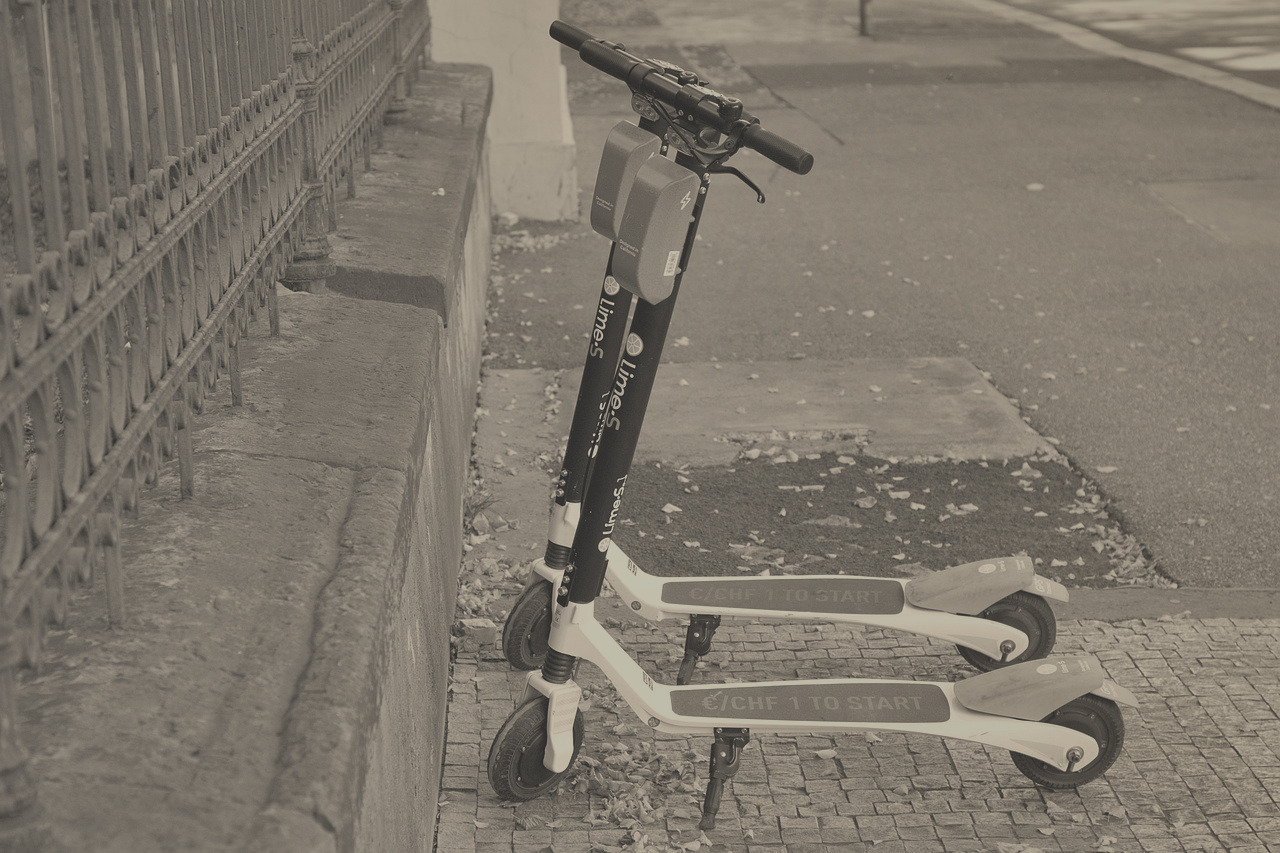 Patinetes compartidos en la calle